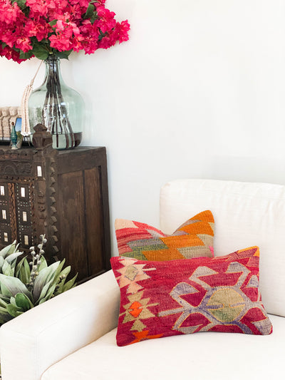 ISSUE 25: The Ultimate Guide to Buying Kilim Pillows